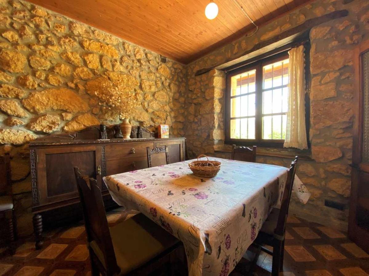 Casa Rural El Bohio Arriondas Exterior photo